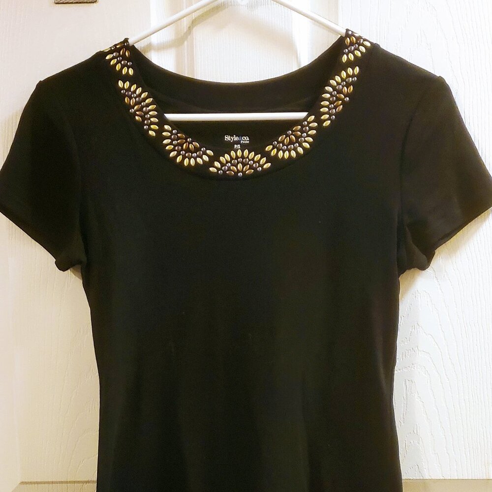 Women's black short sleeved top